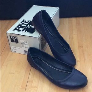 FRYE - dark blue leather flats
